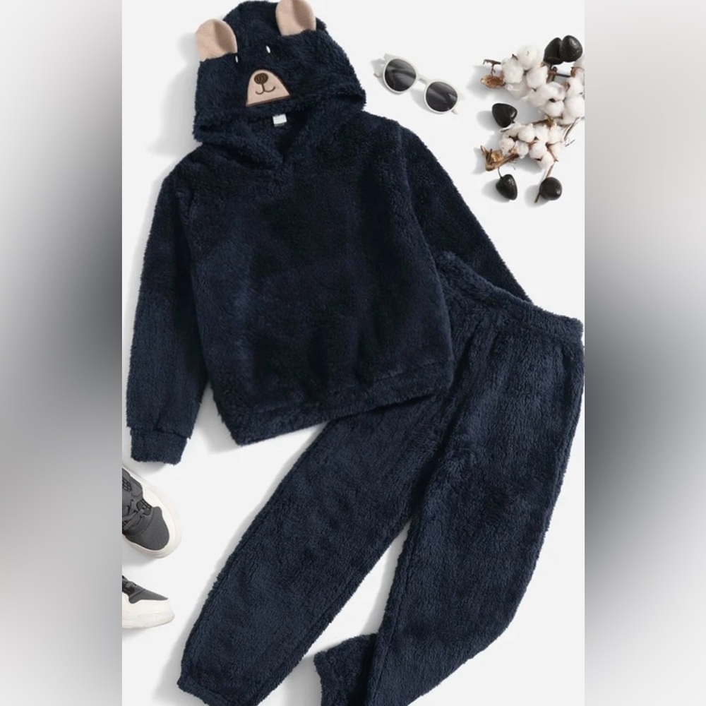 Set pants and hoodie